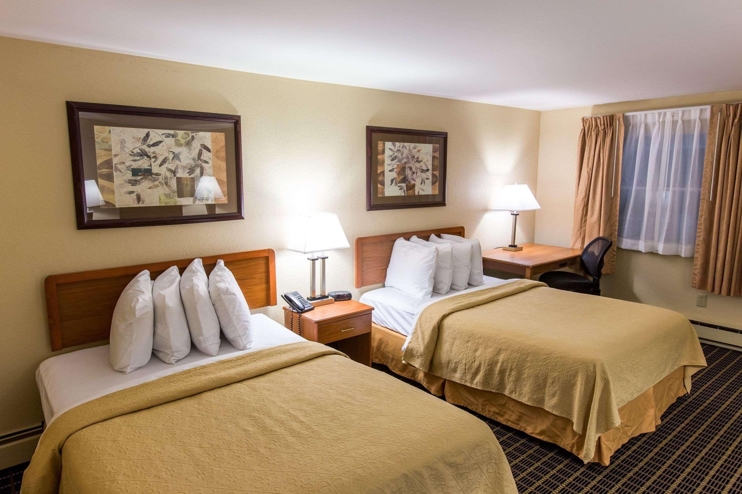 Quality Inn & Suites Big Rapids Near University מראה חיצוני תמונה