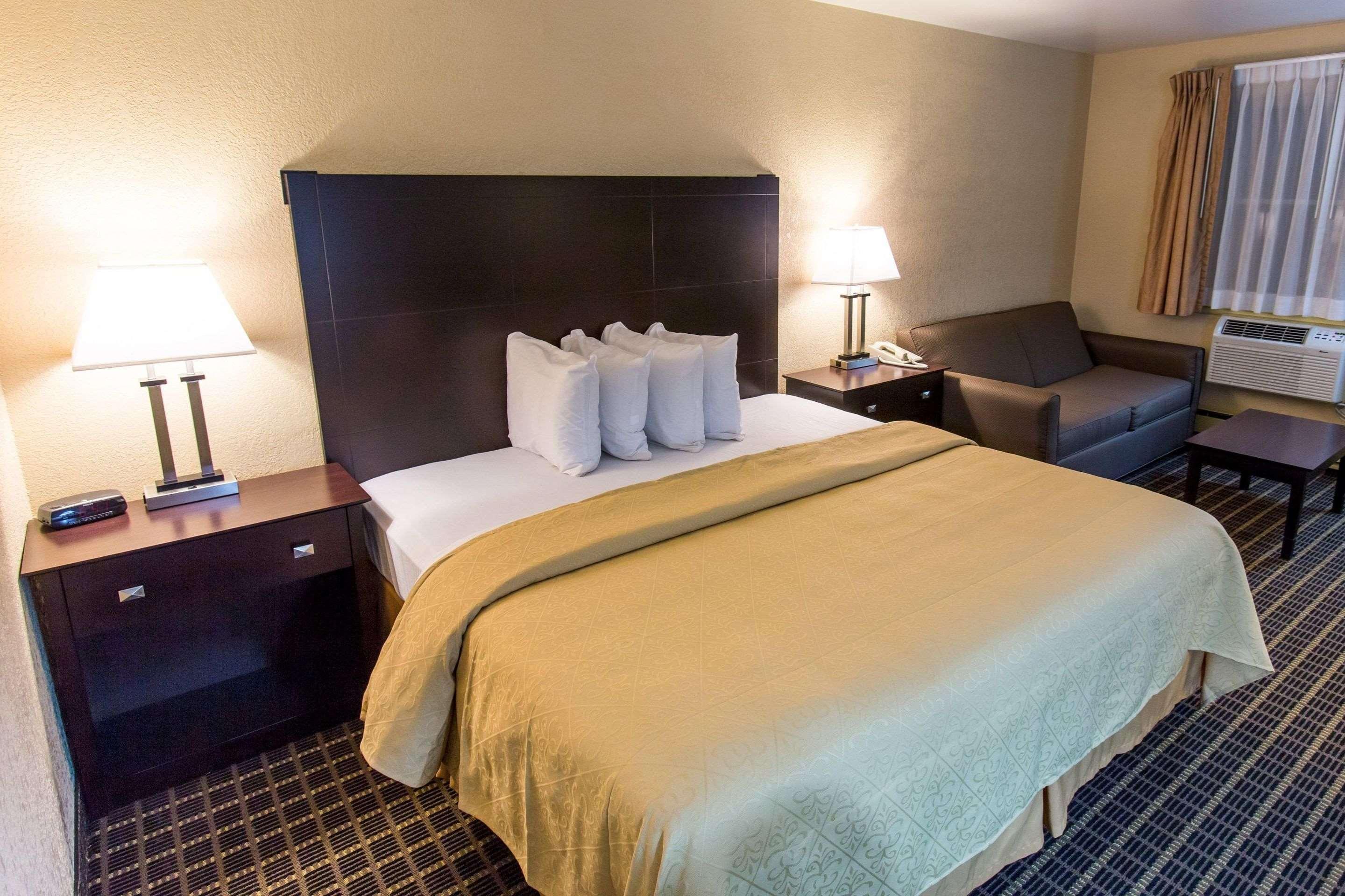 Quality Inn & Suites Big Rapids Near University מראה חיצוני תמונה